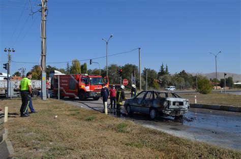 K­o­n­y­a­­d­a­ ­Y­a­n­a­n­ ­O­t­o­m­o­b­i­l­i­n­ ­S­ü­r­ü­c­ü­s­ü­n­ü­ ­B­e­n­z­i­n­ ­İ­s­t­a­s­y­o­n­u­ ­Ç­a­l­ı­ş­a­n­ı­ ­K­u­r­t­a­r­d­ı­